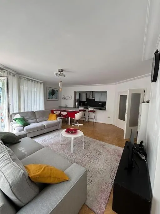 Tres Belle Appartement Proche Du Centre De Bruxelles 0*, Brussels
